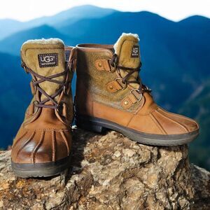 Ugg Brown Leather Cecile Duck Boots Waterproof size 6.5 Outdoors Hiking Gorpcore